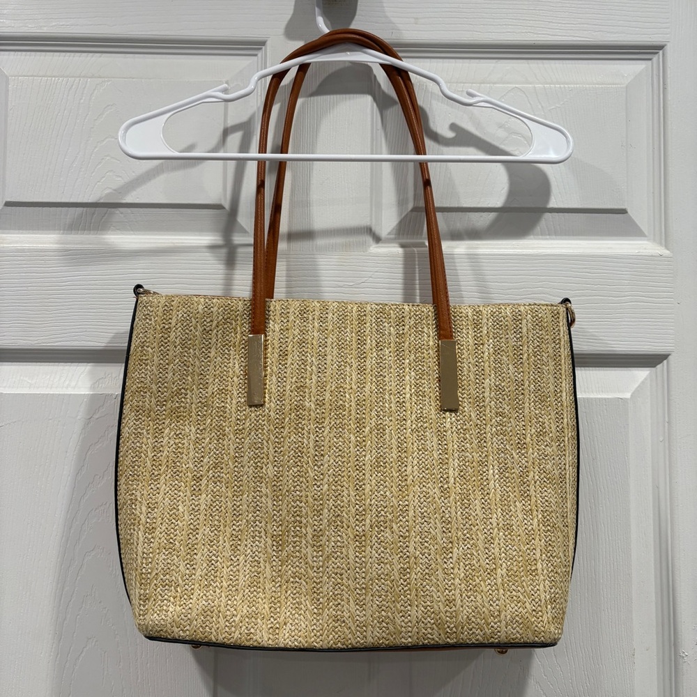 Atrie Tote - Picture 2 of 12